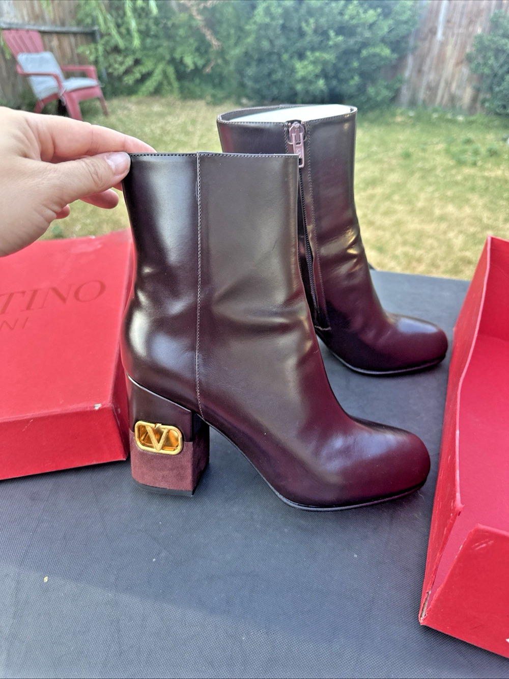 Valentino Garavani VLogo Burgundy Leather Ankle Boots Booties EU 37 Gold Heel